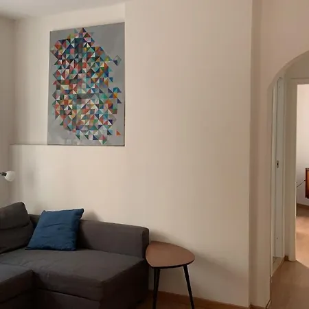Dragonfly Garden Apartment Rom